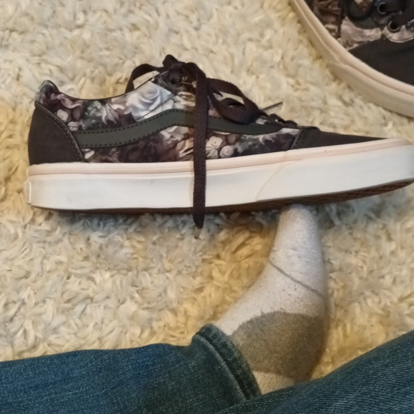 Vans - Picture 5 of 7
